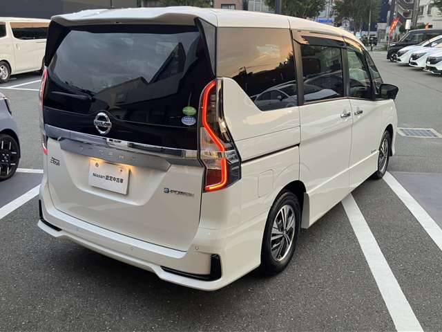Nissan Serena 3