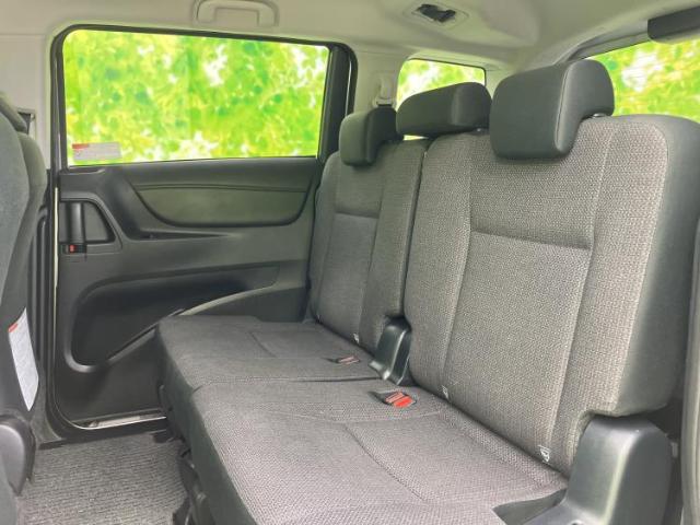 Toyota Sienta 10