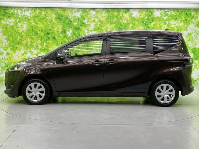 Toyota Sienta 5
