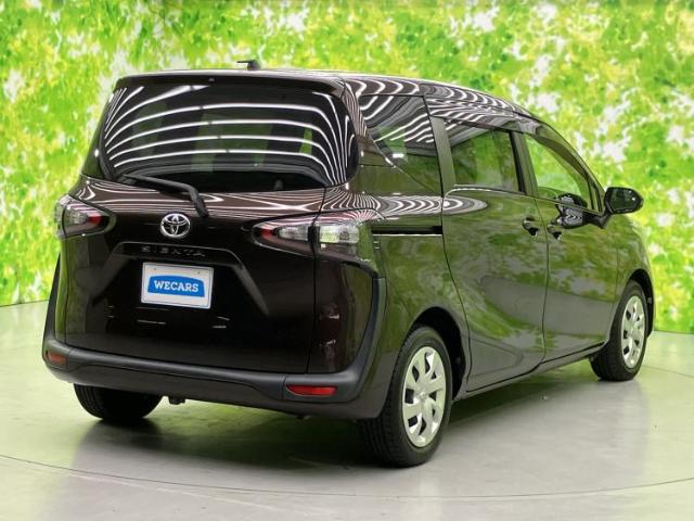 Toyota Sienta 6
