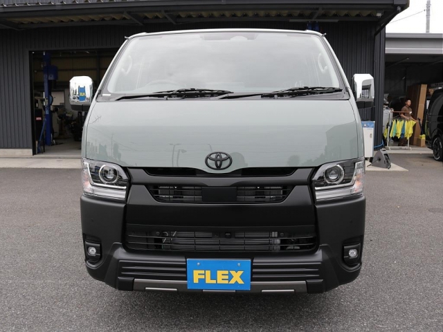 Toyota Hiace Van 5