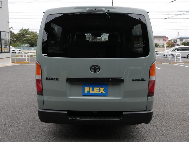 Toyota Hiace Van 6