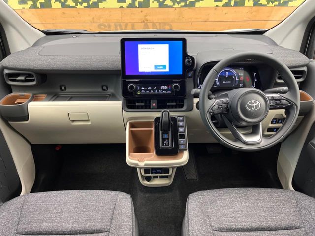 Toyota Sienta 2