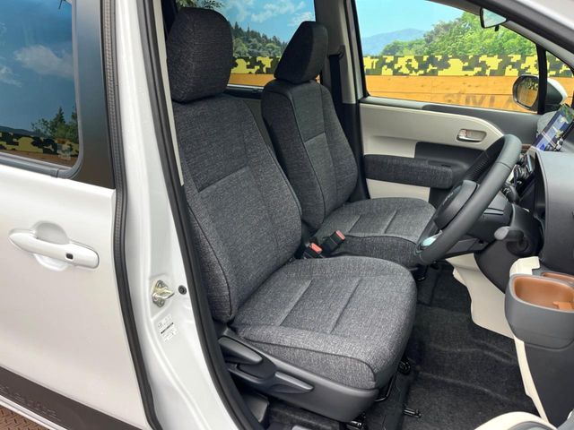 Toyota Sienta 7