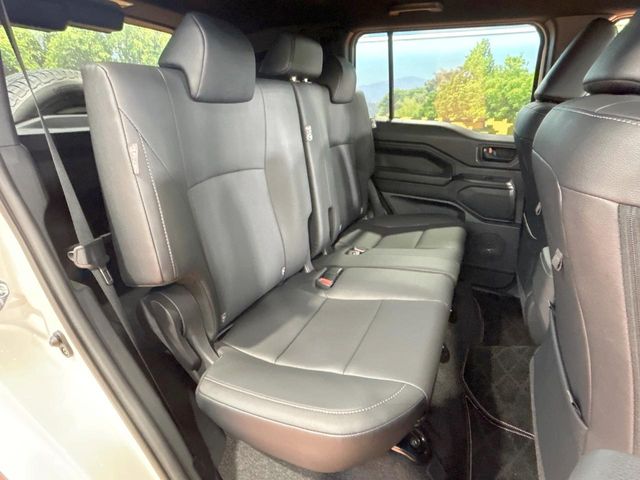 Toyota Land Cruiser FJ 9