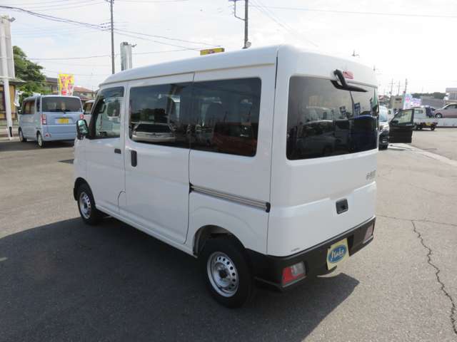Daihatsu Hijet Cargo 11