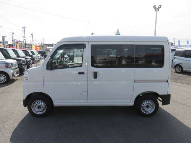 Daihatsu Hijet Cargo 12