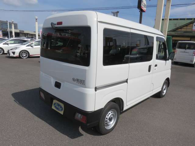 Daihatsu Hijet Cargo 9