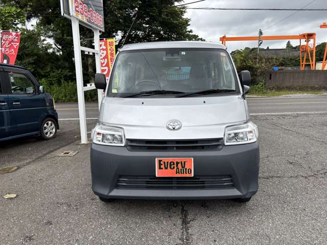 Toyota Town Ace Van 7