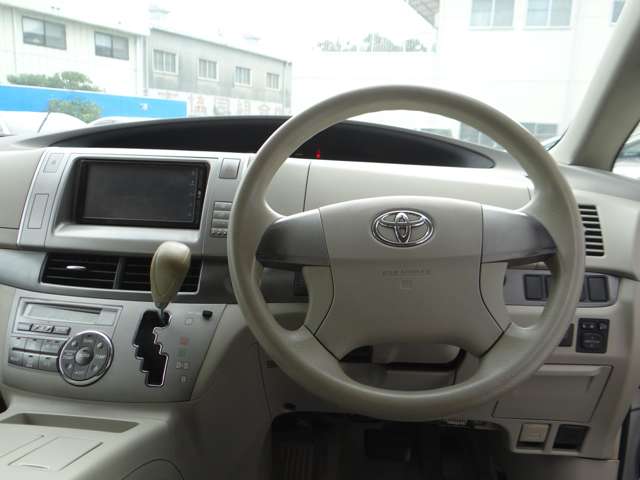 Toyota Estima Hybrid 6