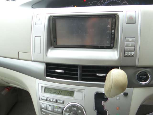 Toyota Estima Hybrid 10