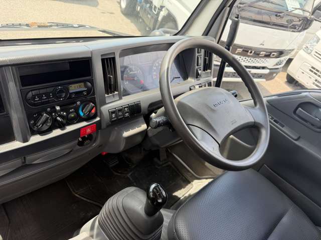 Isuzu Elf 11