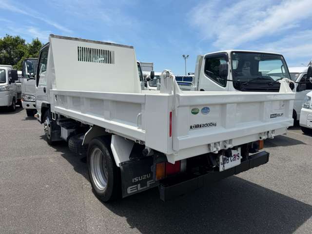 Isuzu Elf 4