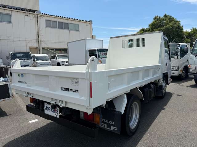 Isuzu Elf 9