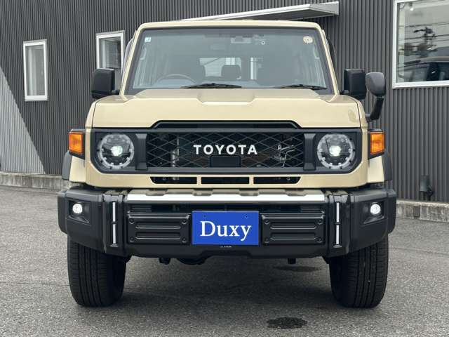 Toyota Land Cruiser 70 6
