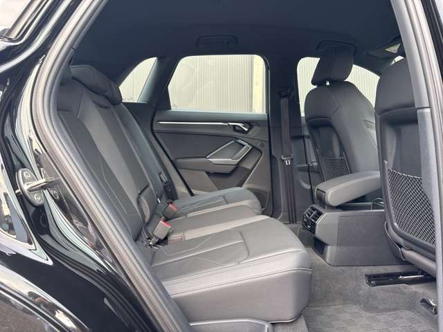 Audi Q3 12
