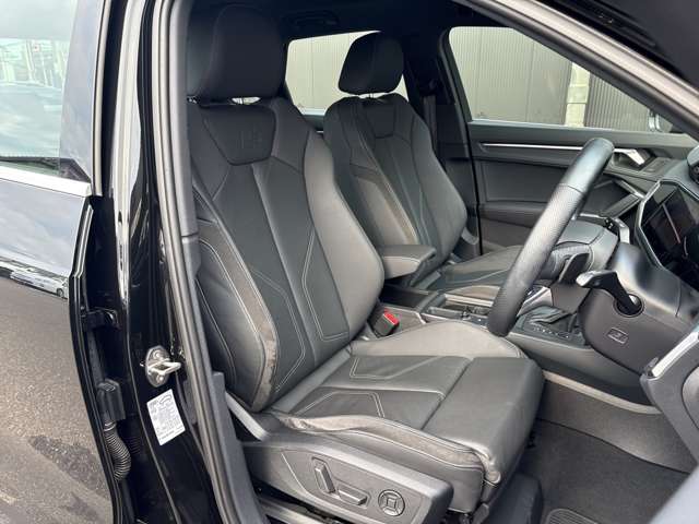 Audi Q3 8