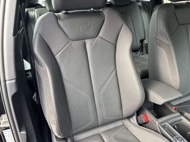 Audi Q3 9