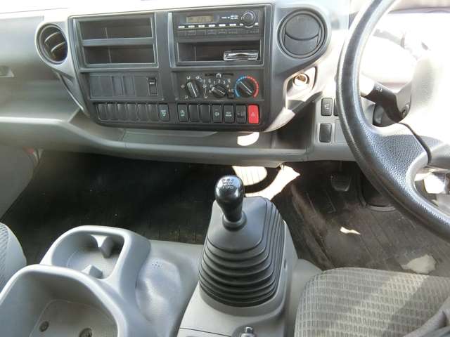 Hino Dutro 11