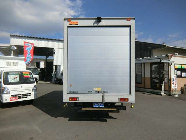 Hino Dutro 5