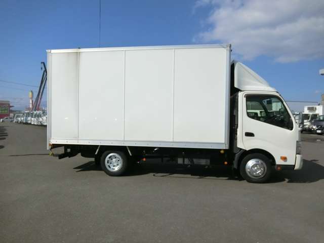 Hino Dutro 8