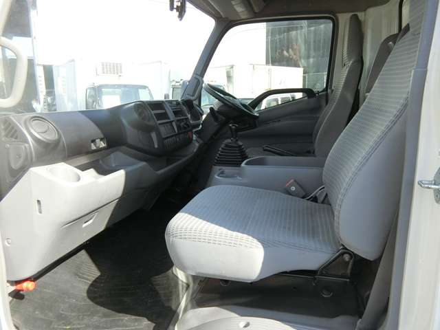 Hino Dutro 10