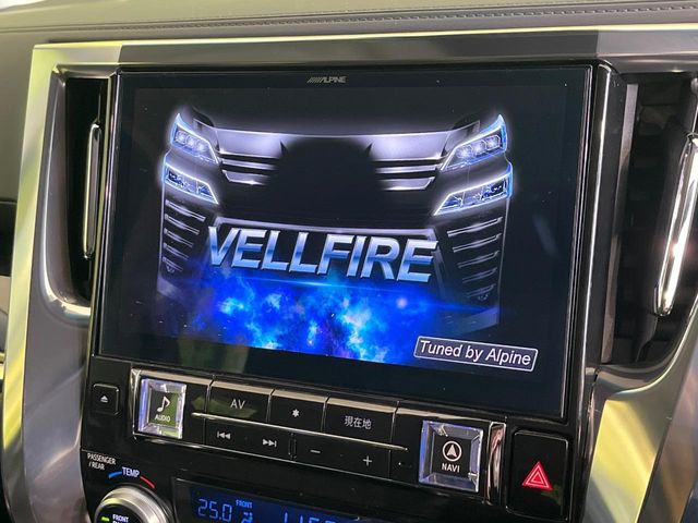 Toyota Vellfire 4
