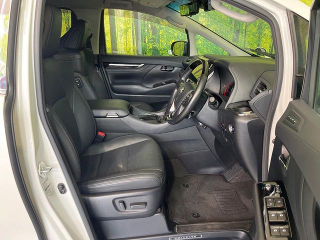Toyota Vellfire 9