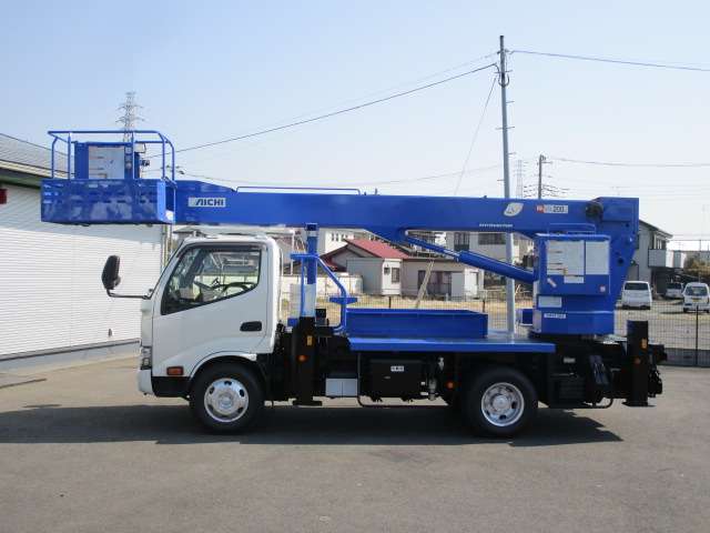Hino Dutro 6