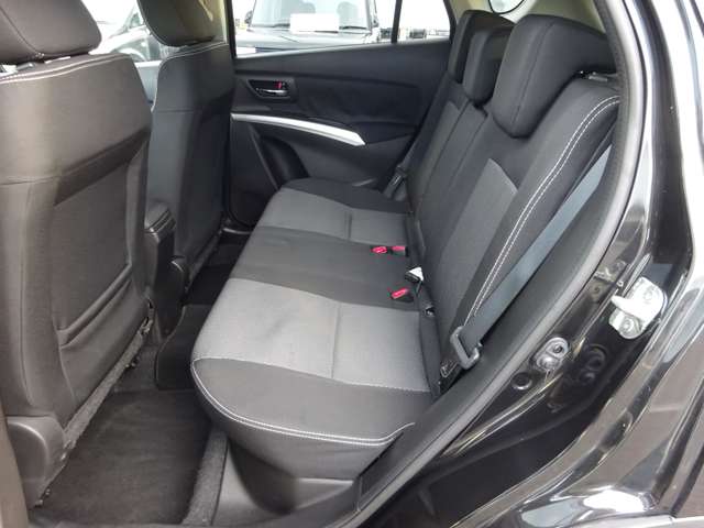 Suzuki SX4 S-CROSS 12