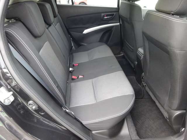 Suzuki SX4 S-CROSS 10