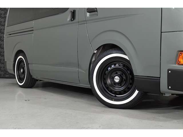 Toyota Hiace Van 10