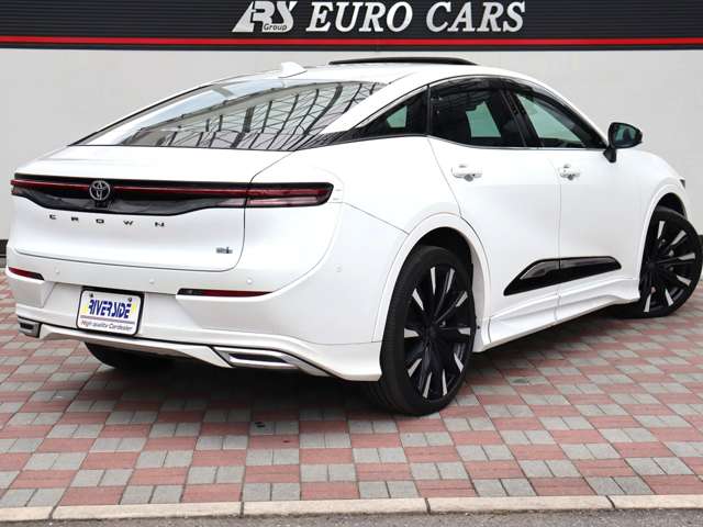 Toyota Crown Crossover 6
