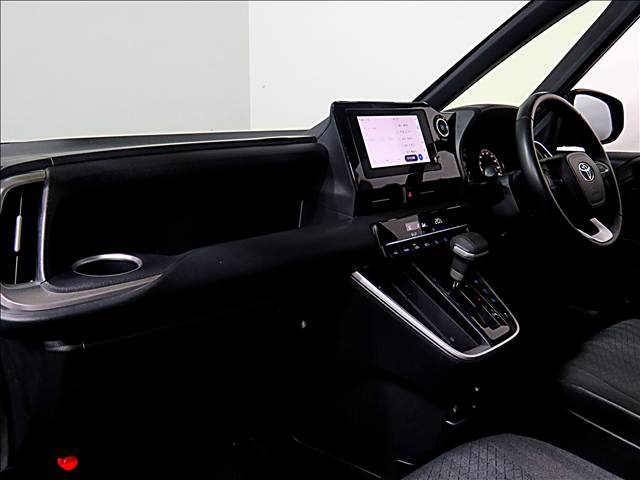Toyota Voxy 12