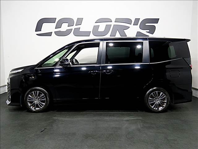 Toyota Voxy 8