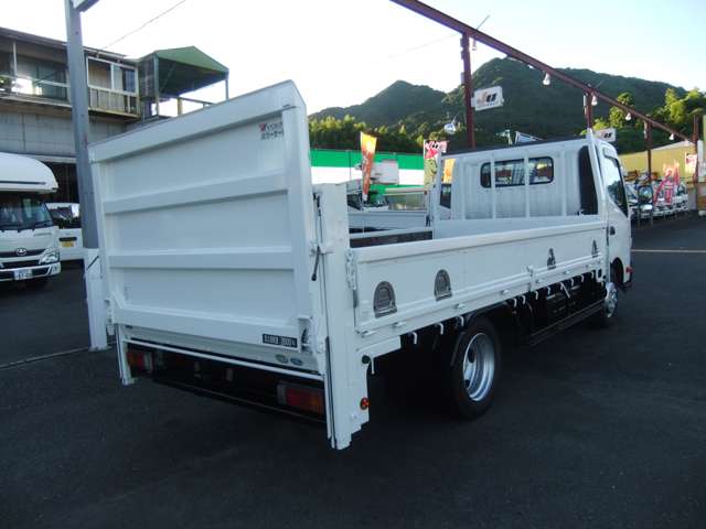 Hino Dutro 6