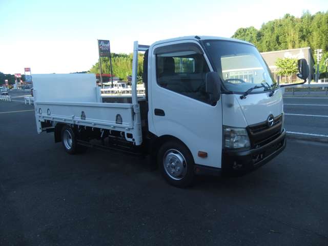 Hino Dutro 8