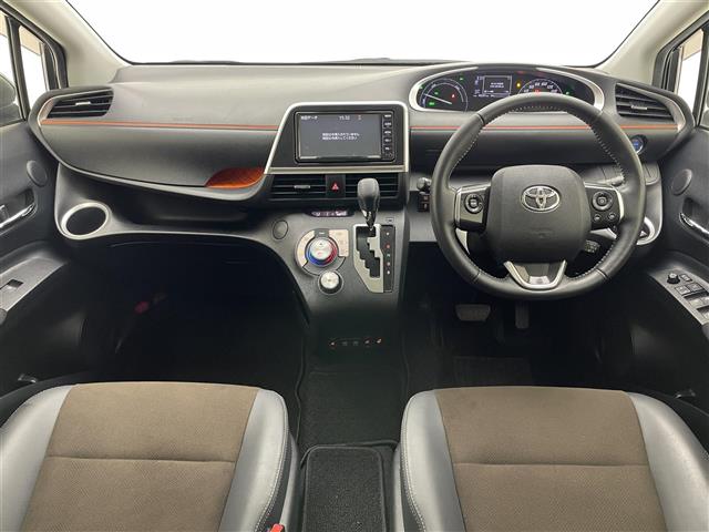 Toyota Sienta 3