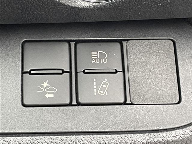 Toyota Sienta 8