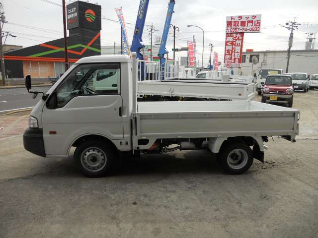 Mazda Bongo Truck 4