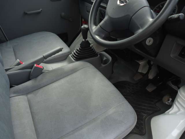 Nissan Clipper Truck 3