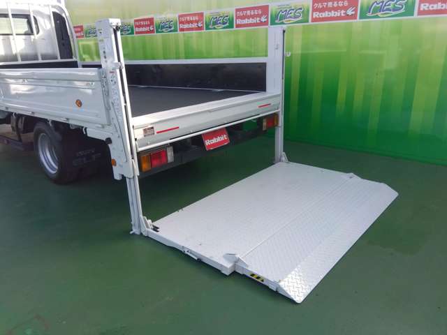 Isuzu Elf 4
