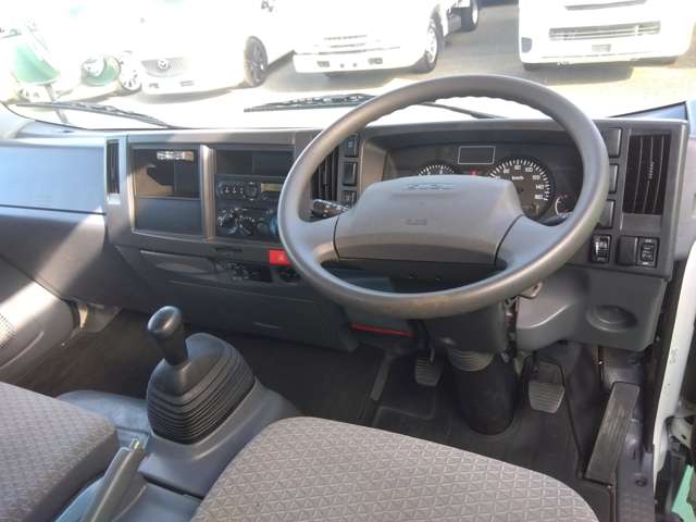 Isuzu Elf 6