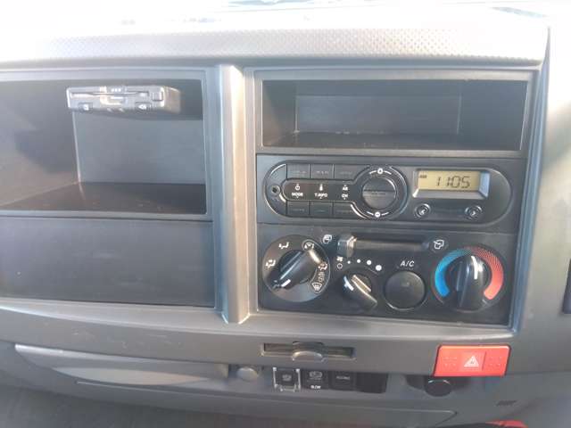 Isuzu Elf 7