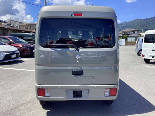 Suzuki Every 8