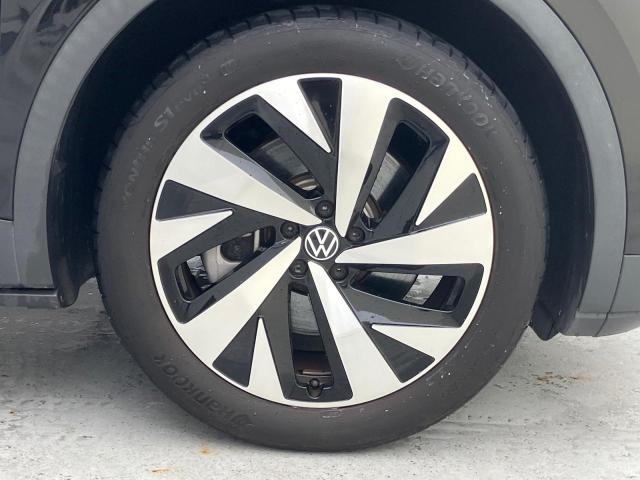 Volkswagen ID.4 8
