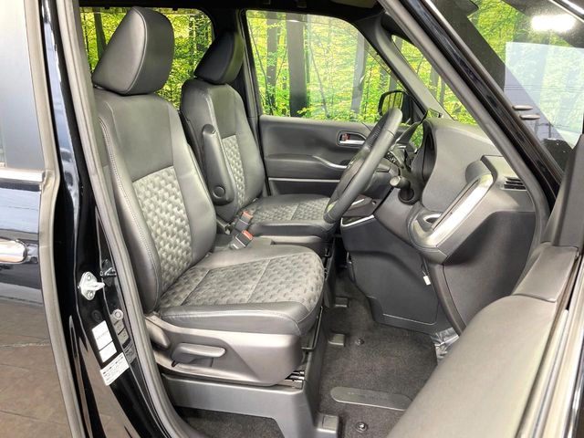 Toyota Voxy 8
