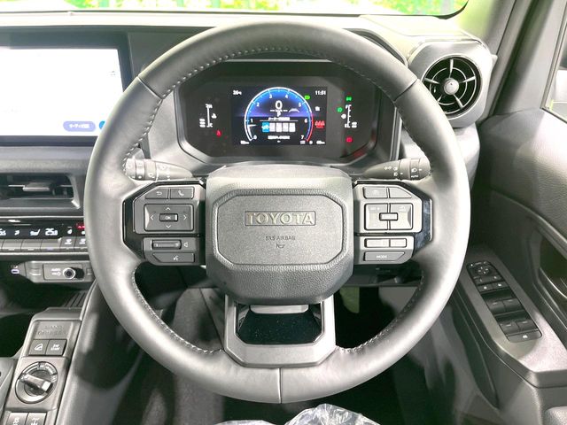 Toyota Land Cruiser FJ 11