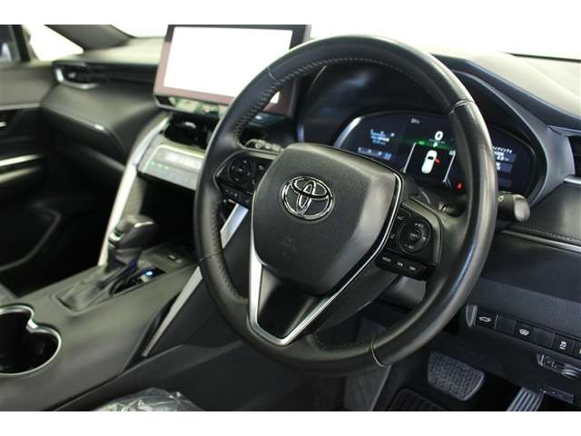 Toyota Harrier 4