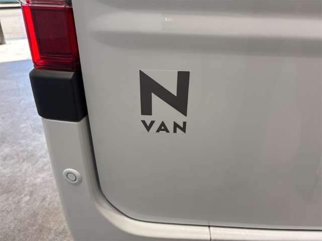 Honda N-VAN 12